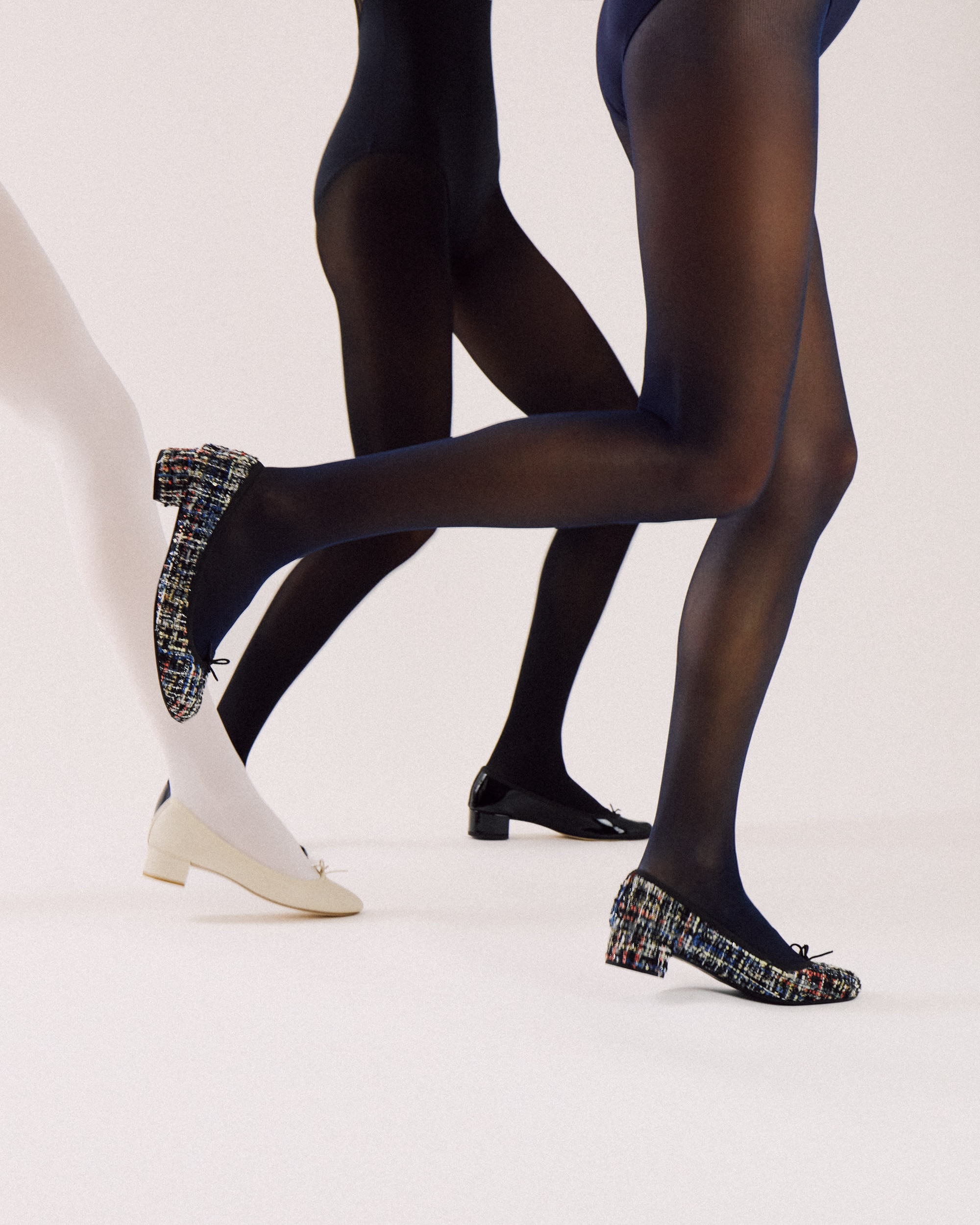 WOMEN'S SHOES